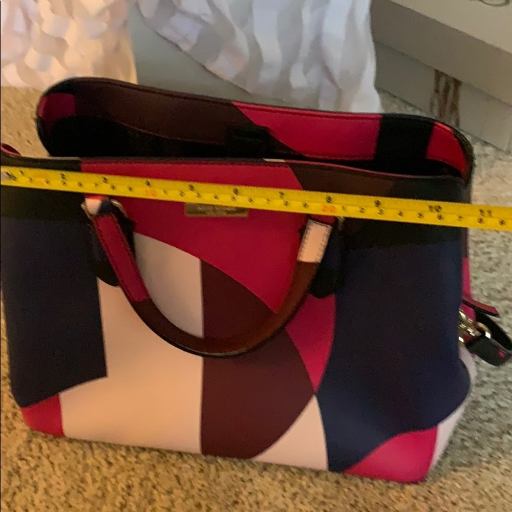 Hardly used Kate spade - Picture 6 of 10